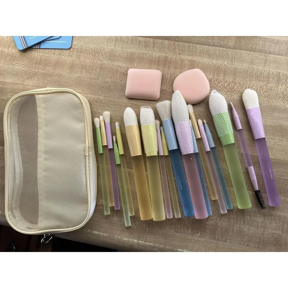 18-Pieces Multi-Color Travel-Friendly Brushes & Sponges With Storage Bag